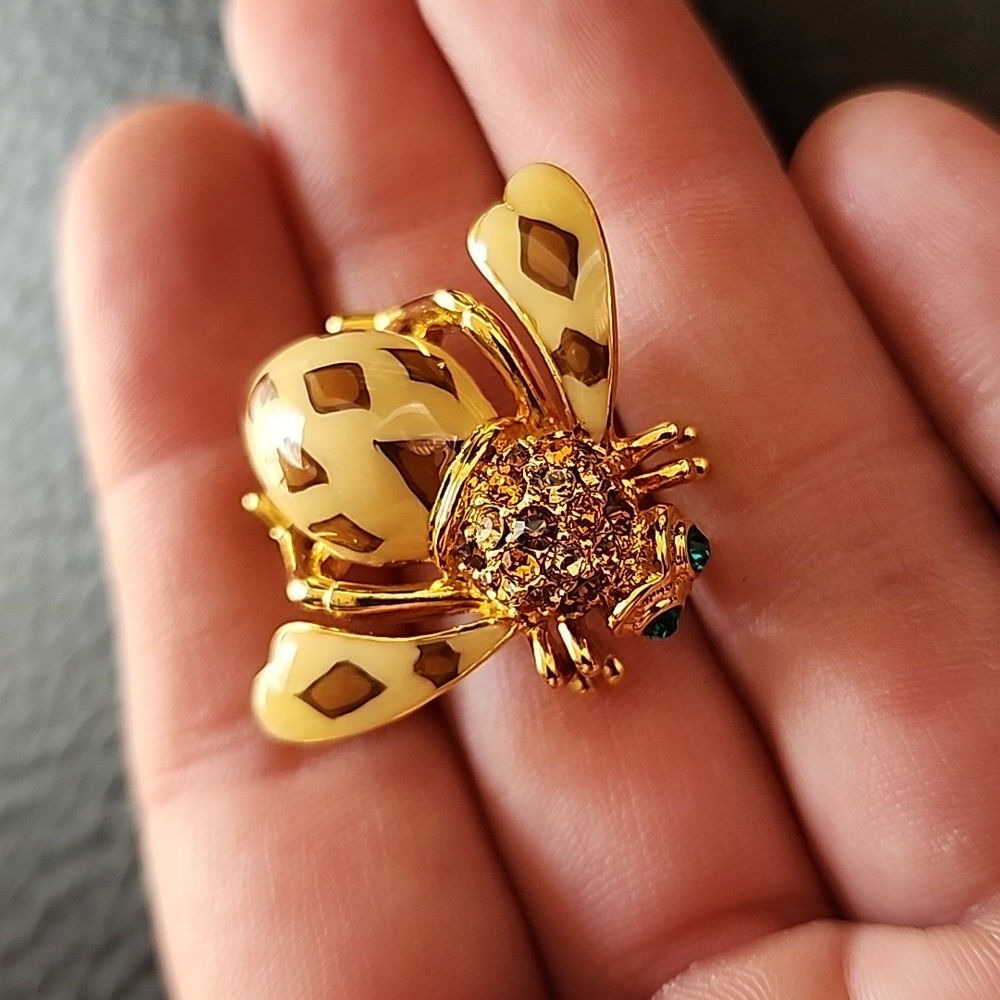 Joan Rivers brooch - Picture 3 of 11